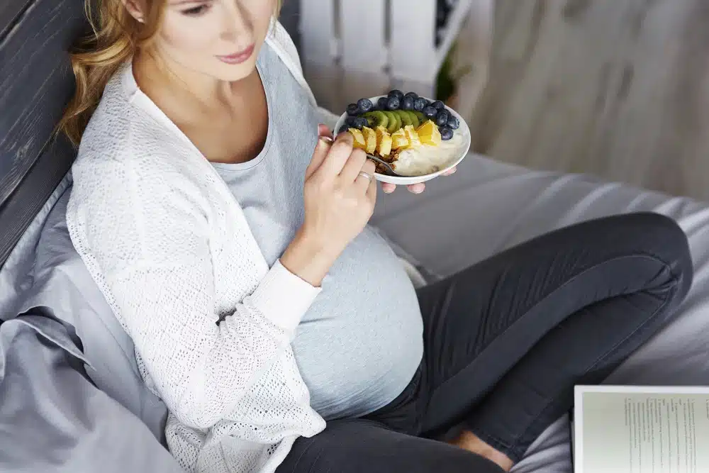 ¿Qué alimentos debe evitar una mujer embarazada?